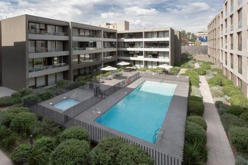 Oasis in Santiago, free parking, pool and gym