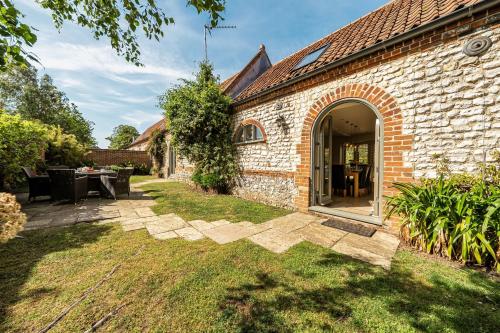 المنظر الخارجي, 3 Marshland Barns in تيتشويل