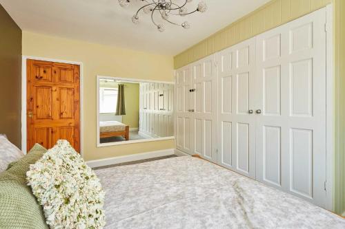 Host & Stay - Roseberry Avenue - image 4