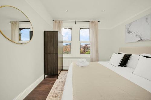High Spec 2 Bedroom Apartment near West Kensington - image 5