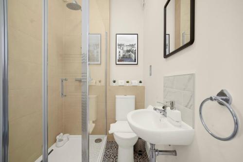 High Spec 2 Bedroom Apartment near West Kensington - image 11
