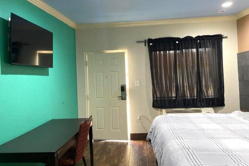 Regency Inn Houston near Hobby Airport – Houston, TX