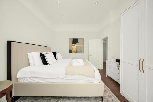 Modern Quiet 2 Bedroom Apartment In West Kensington - image 7