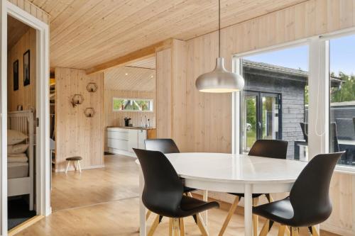 Facilities, Lovely Bright Summer House In Marielyst in Vaeggerlose