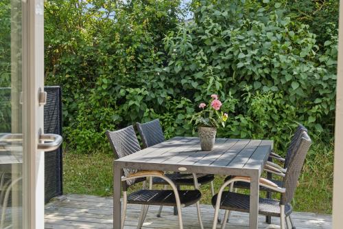 Facilities, Lovely Apartment Right In The Center Of Marielyst in Idestrup