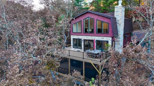 324 Brian Drive: The Swirling Bird, Basye