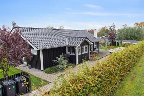 . New Holiday Home Close To The Beach