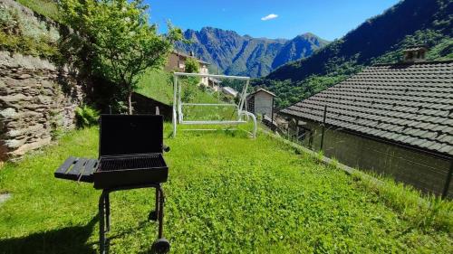 House With Garden And Terrace in Cursolo-Orasso
