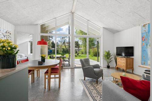 Facilities, Cozy Little Cottage Close To The Limfjord in Skelby
