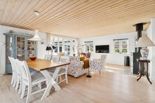 Létesítmények, Classic Holiday Home Near Beach And Nature in Grena