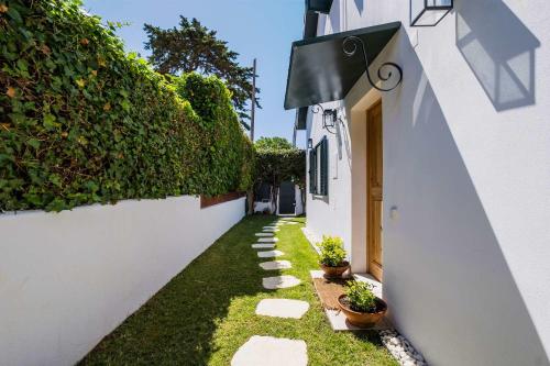 Elegant Garden Villa Cascais by Portugal Portfolio - image 2