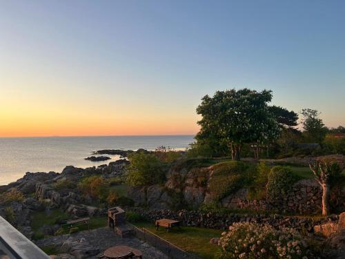 المرافق, Sea Views Cliffs 50 M From The Sea In Sandvig in ألينجى