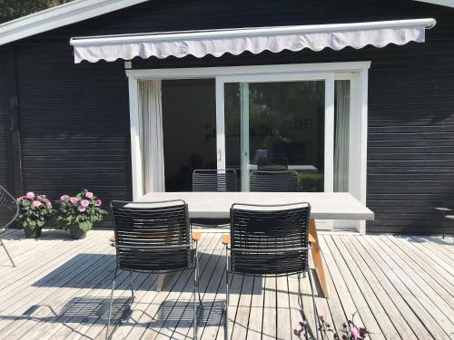 Oprema, Lovely Holiday Home With A Beautiful Terrace in Skelvej