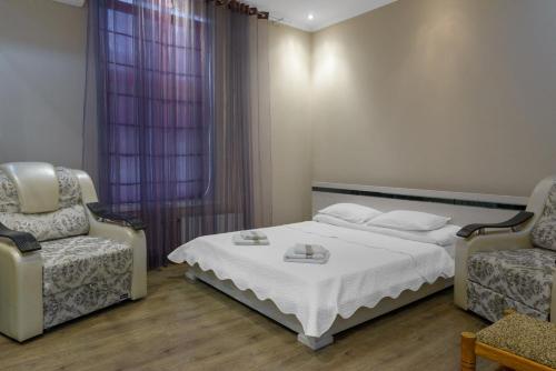 2 bedrooms, 3 beds