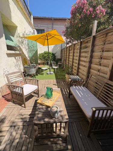 CASA DAHLIA - Charmant appartement équipé avec terrasse, 50m du port