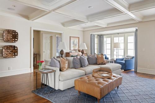 Family Home Aurelia Abode in Morningside-Lenox Park