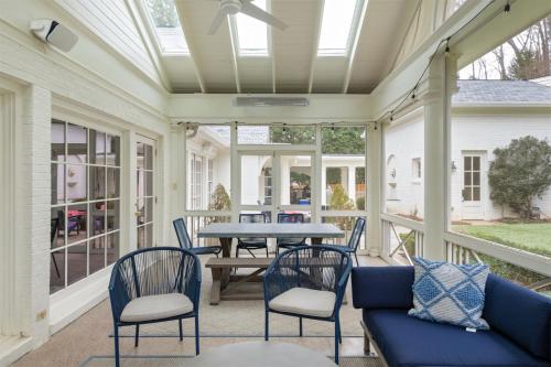 Family Home Aurelia Abode in Morningside-Lenox Park