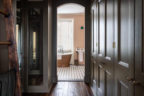 Eccleston Square V by onefinestay - image 8