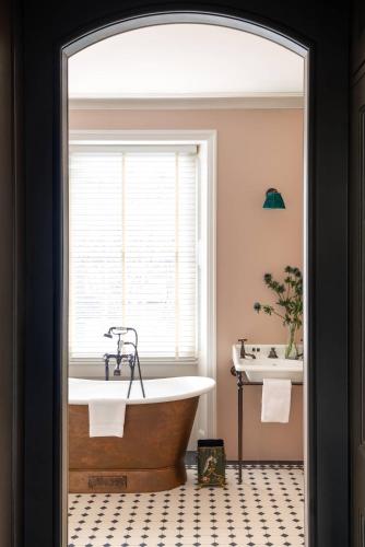 Eccleston Square V by onefinestay - image 13