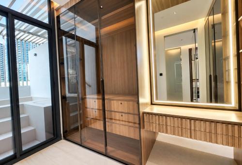 LUXX Live the Dubai Dream! Brand-New Designer Villa with Pools Padel Lift Services - image 12
