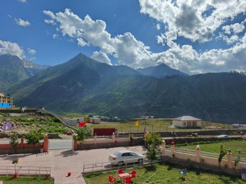 Apkārtne, Stone Man's Hotel Samana Heights in Naran