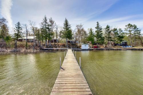 . Minnesota Lake Escape! Waterside Resort Cabin