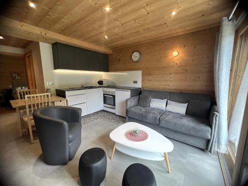 NOUVEAU LOGEMENT Charmant appartement dans chalet au calme, terrasse et jardin, vue montagne, wifi inclus