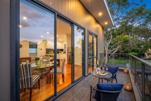 Modern 3BR Home Near Medway Golf Club, Highpoint & Melbourne CBD in Footscray