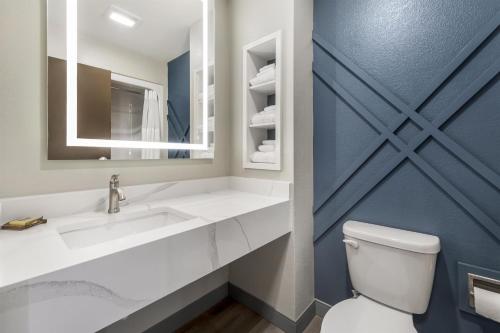Best Western PLUS Revere Inn & Suites - image 36