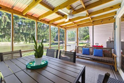 Chalet #96 Pondside Chalet & Resort Perks in Stevensville (MI)