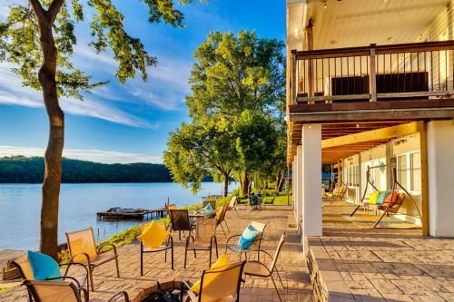 River's Edge Retreat Private Dock Bourbon in Prospect