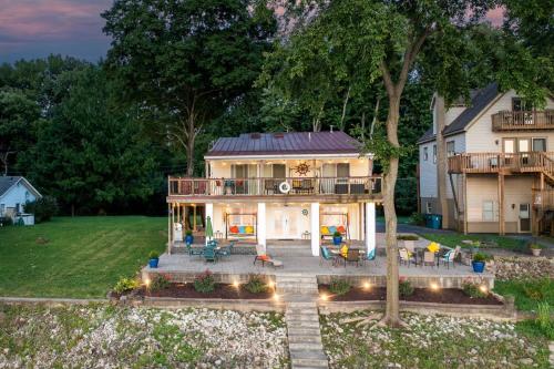 River's Edge Retreat Private Dock Bourbon in Prospect