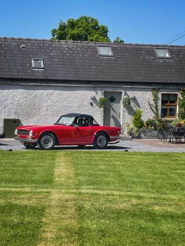 Stone Barn Cottage In Galway Countryside in Loughrea
