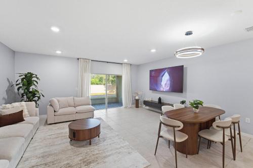 Shared lounge/TV area, Casa 3Q Fiesta Key Perto da Disney in Poinciana