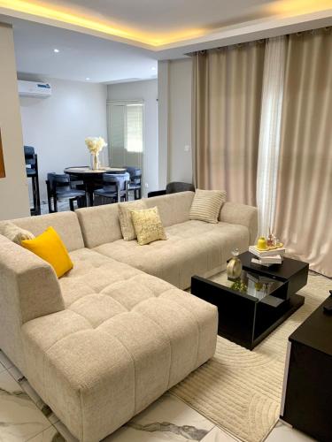Luxury 2Bedroom American Style Apartment in โบนาเมรี