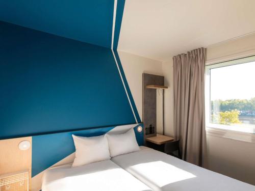 2 twin beds
