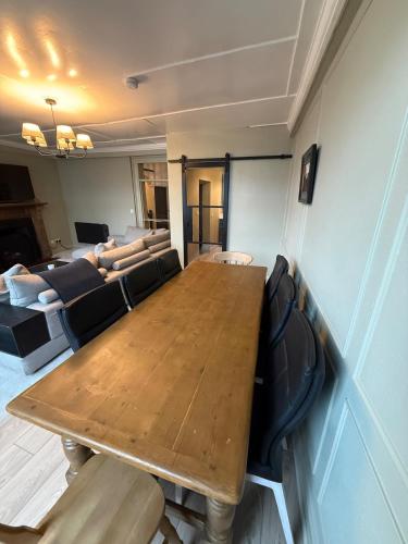 Charming 5 Bed Cashel Townhouse in Cashel
