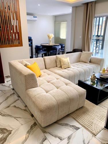 Luxury 2Bedroom American Style Apartment in โบนาเมรี
