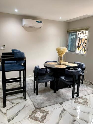 Luxury 2Bedroom American Style Apartment in โบนาเมรี