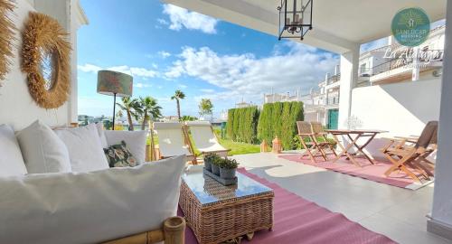La Atalaya con jardin privado parking y acceso a piscina comunitaria by Sanlúcar Housing