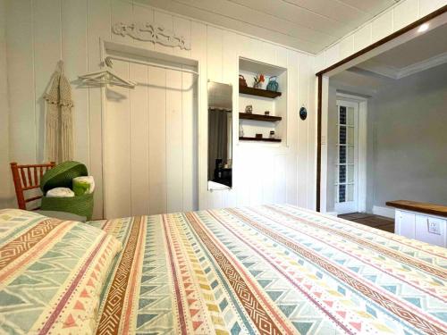 Private Studio with Free Parking - Normandy Isle, FL