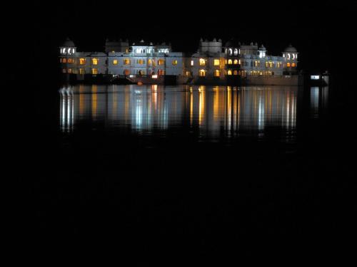 jüSTa Lake Nahargarh Palace, Chittorgarh