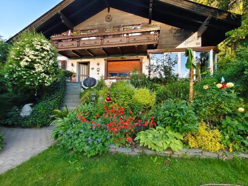 Blumenpension Strauss - Ferienwohnungen in Ossiach, Österreich