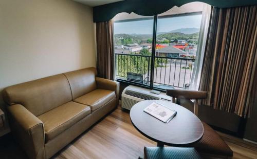 Riverside Motor Lodge - Pigeon Forge 3