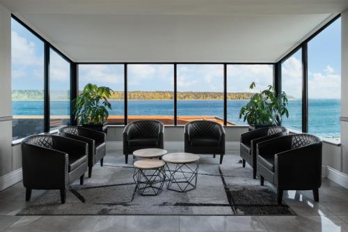 Vestibule, Anchor Inn & Suites, BW Signature Collection in Campbell River (BC)
