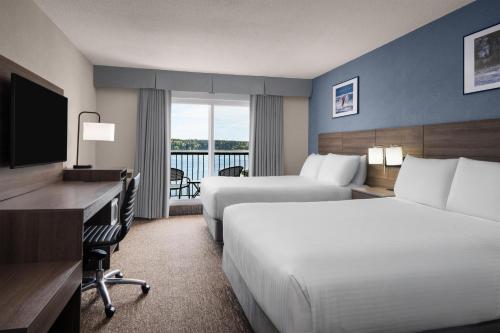 Anchor Inn & Suites, BW Signature Collection Room Type - Queen Room with Balcony - Non-Smoking/Upper Floor