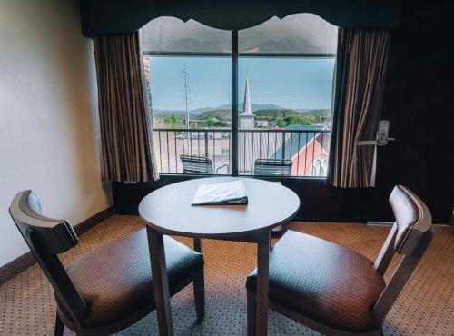Riverside Motor Lodge - Pigeon Forge 2