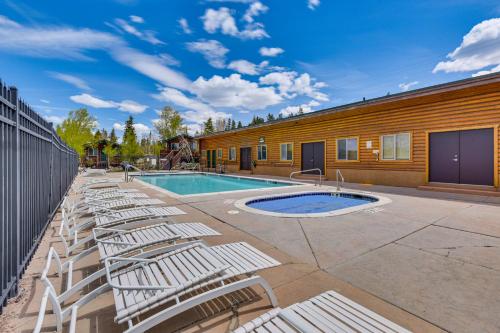Hike, Fish & Ride ATVs! Forest-View Unit in Kamas in Kamasa (UT)