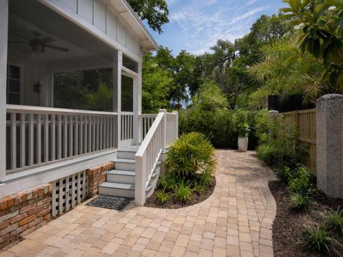 Saltwater Oaks - image 10