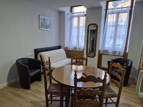 Appartement T2 40 m² pour 4 pers, proche centre - FR-1-234-345